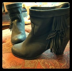 Black fringed booties